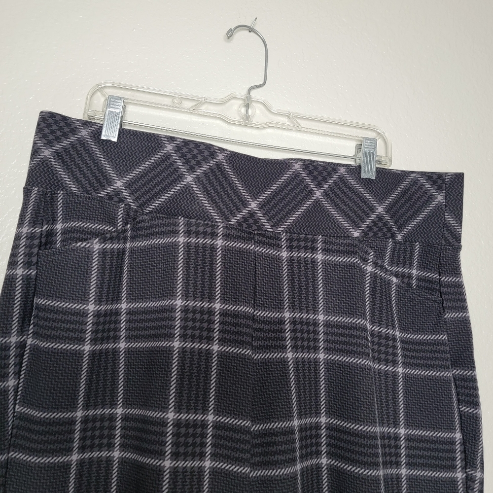 Torrid Plaid Wide Leg Pants in Black and gray - Picture 2 of 8
